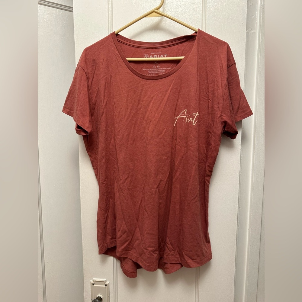 WOMEN’S ARIAT T-SHIRT